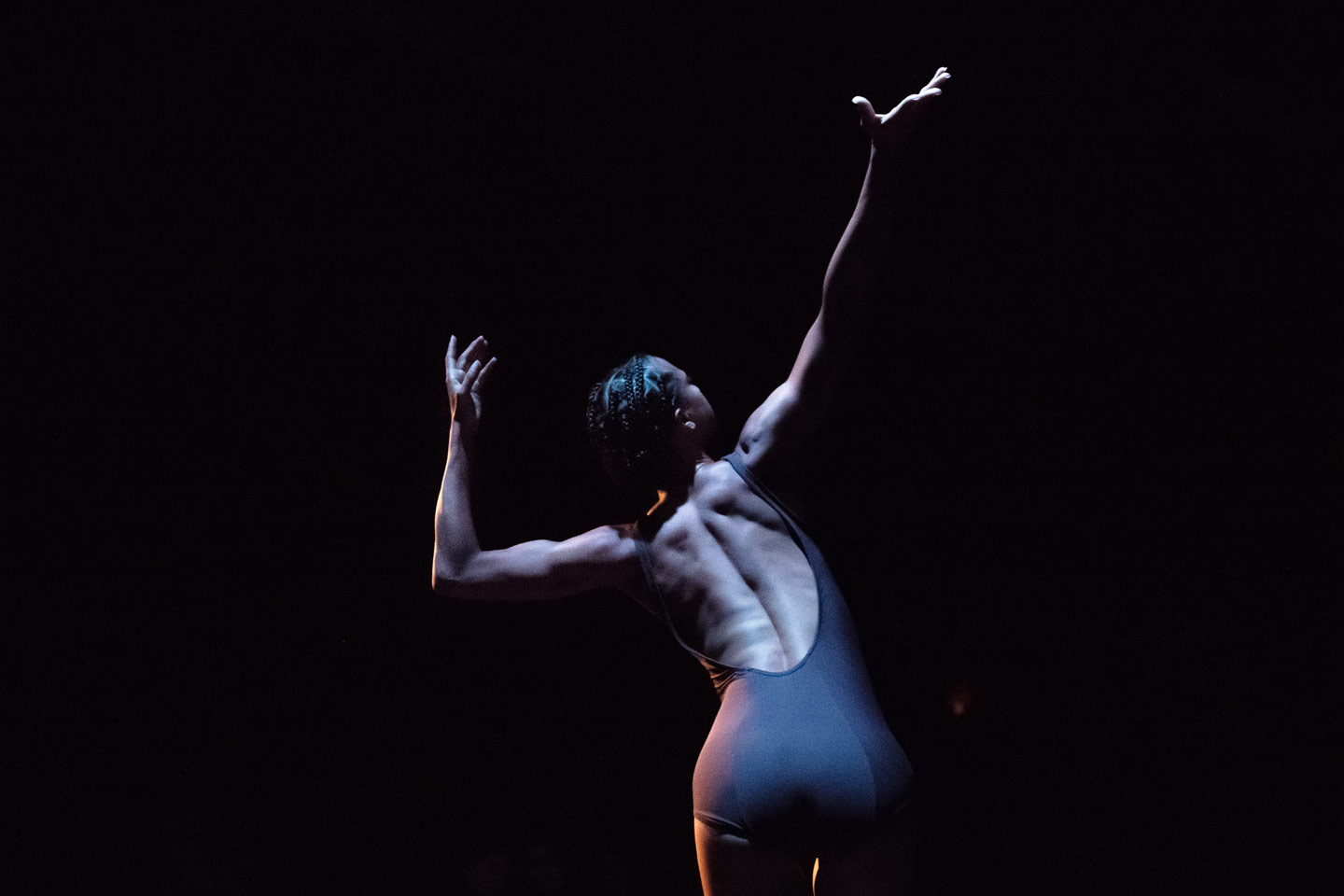 push/FOLD dancer Ashley Morton performing at Union PDX - Festival:19 at the Hampton Opera Center in Portland, Oregon | Photographer: Jingzi Zhao