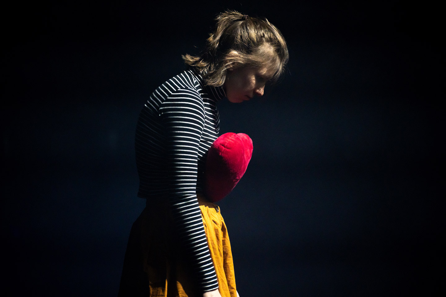 push/FOLD dancer Briley Jozwiak performing 'Dark Wings' at the Patricia Reser Center for the Arts in Beaverton, Oregon | Photo taken by: Ophélia Martin-Weber