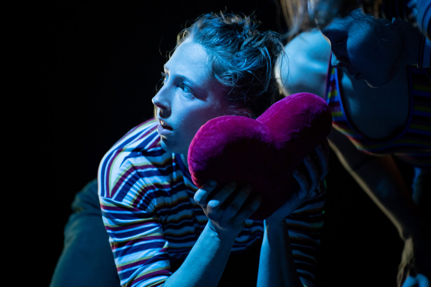 push/FOLD dancer Molly Rea performing 'Dark Wings' at the Patricia Reser Center for the Arts in Beaverton, Oregon | Photo taken by: Ophélia Martin-Weber