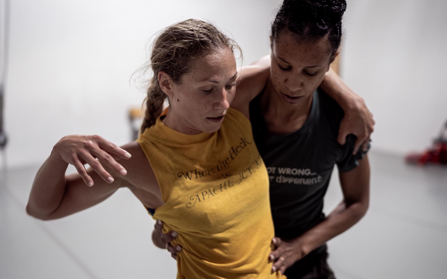 push/FOLD dancers Jordan Kriston and Ashley Morton rehearse their duet in 'Early' at Polaris Dance Center in Portland, Oregon | Photography: Samuel Hobbs