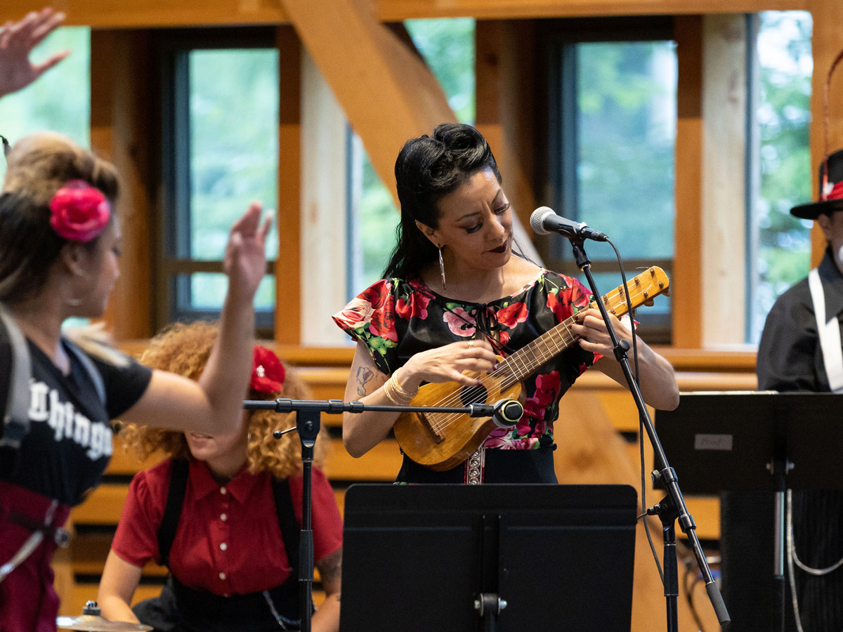 San Francisco, CA based dance company La Mezcla